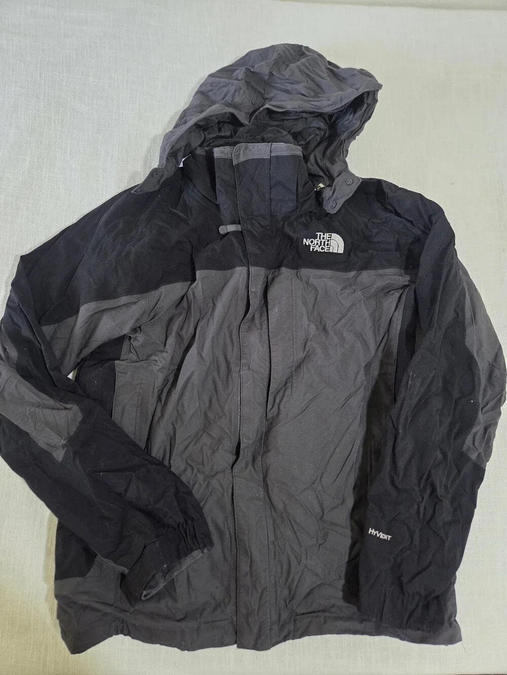 The North Face Men’s Hooded Hyvent Soft Shell Jacket - Black & Gray Size Medium
